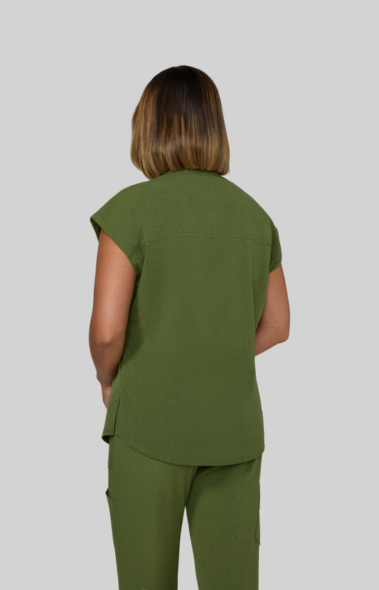Solis x koi Catrin Women's 2-Pocket Zipper-Neck Scrub Top (Martini Olive)