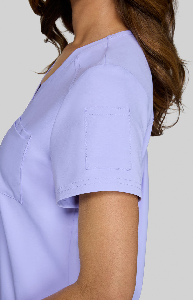 Aura by Cureology — ქალის სამედიცინო ფორმის ზედა