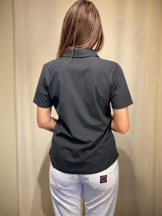 ქალის სამედიცინო ფორმის პოლო 