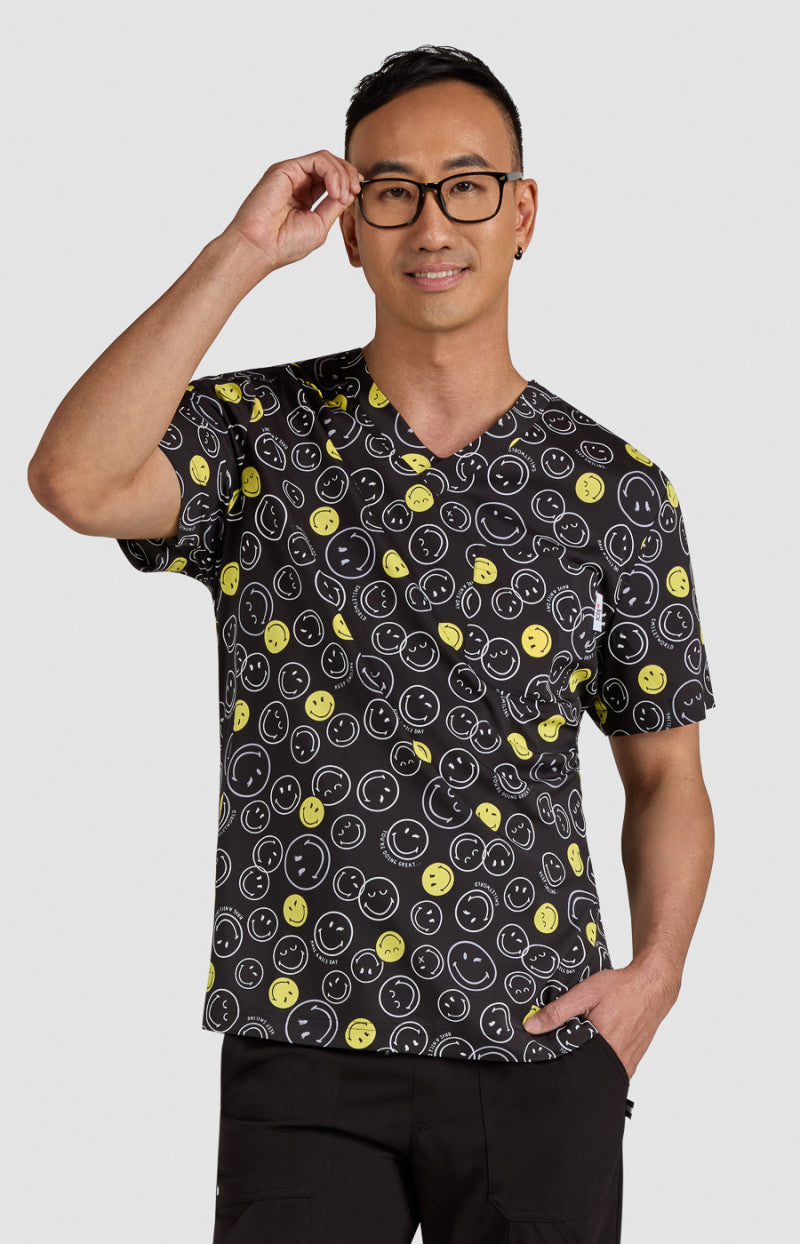koi | SmileyWorld Confident Men's 1-Pocket Print Scrub Top